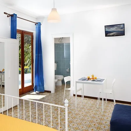 Sunshine Bed & Breakfast 3*